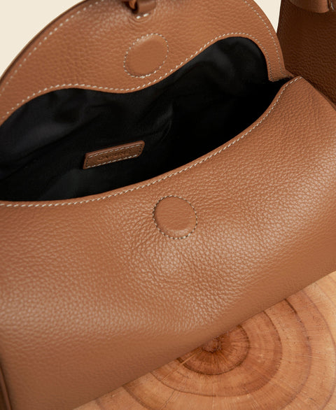 Cafuné Drop Duffel in Pecan interior view