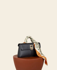 Cafuné Stance Wallet in Black with C-Lock Scarf in Kiwi