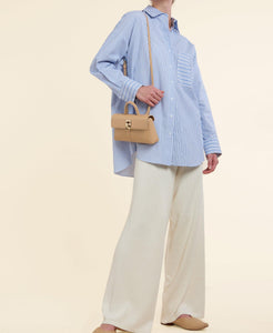 Cafuné Stance Wallet - Sand Dune on model view