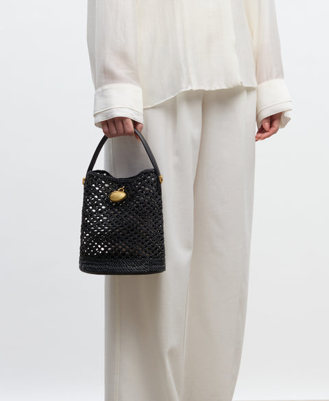 Egg Bucket - Black(Woven) Handbags Cafuné 