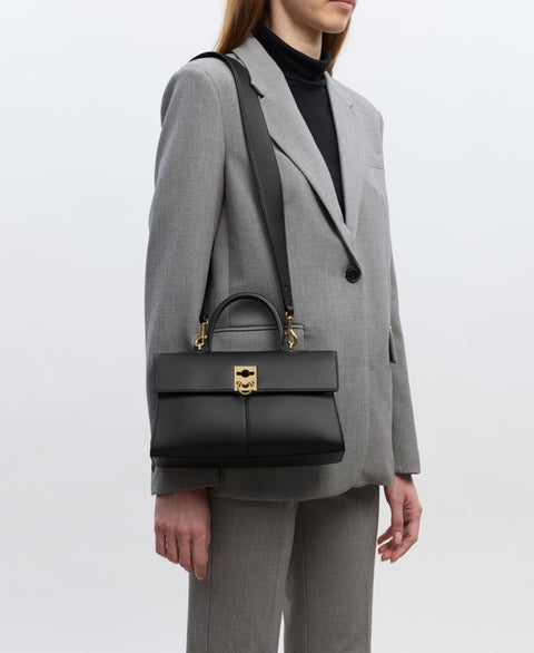 Medium Stance - Black Handbags Cafuné 