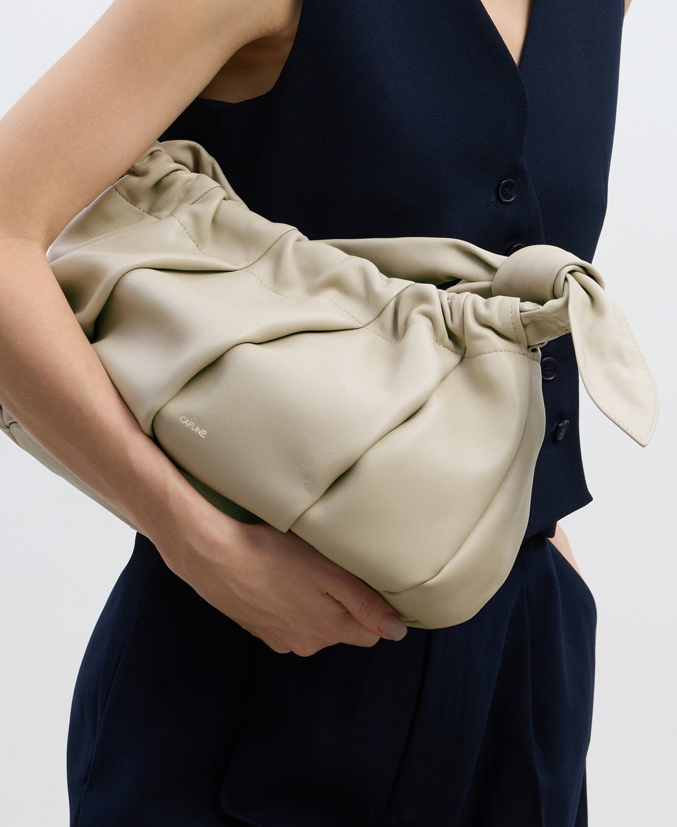 cafune カフネ
Vネックオーバーサイズデニムジャケット Cafuné カフネ - Stance Wallet - Taupe