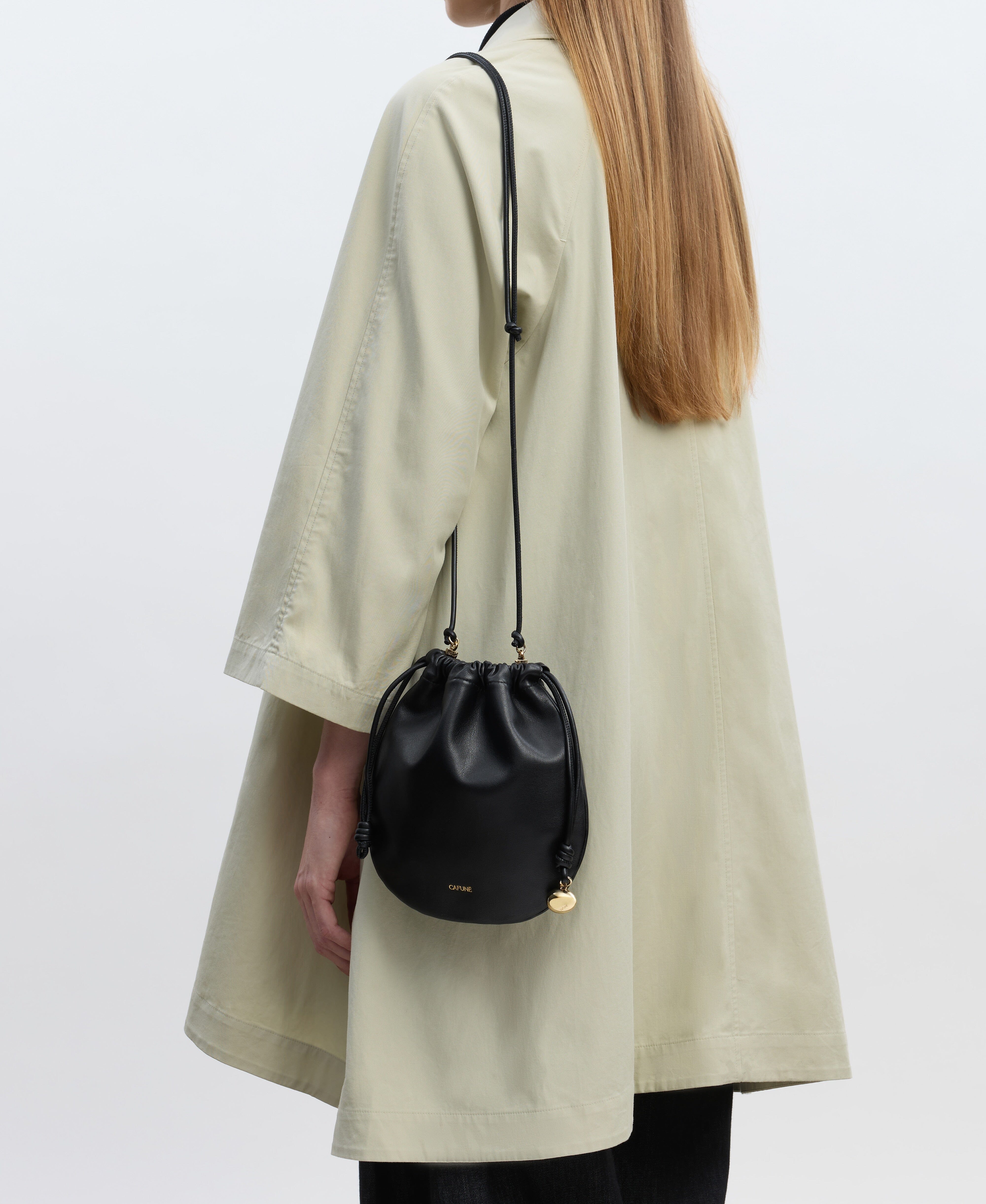 Cafuné カフネ - Small Lune Crossbody - Black