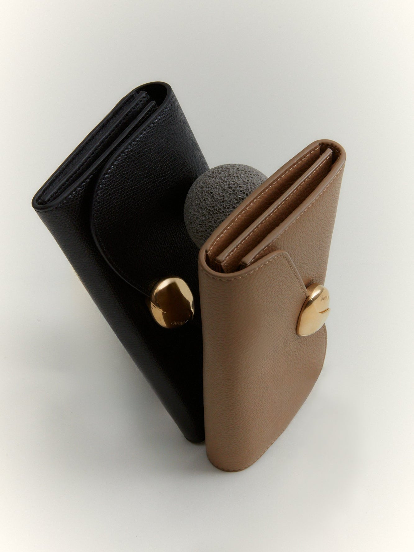 Cafuné カフネ - Double-C Wallet - Black