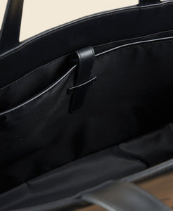 Cafuné C-Lock Tote in Black. Sustainable Leather.