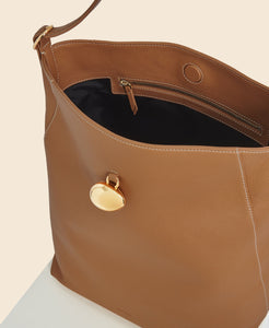 Cafuné Drop Hobo in Pecan interior view