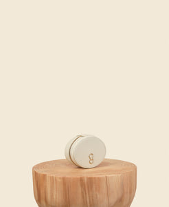 Cafuné Double-C Jewellery Keeper - Eggshell front view